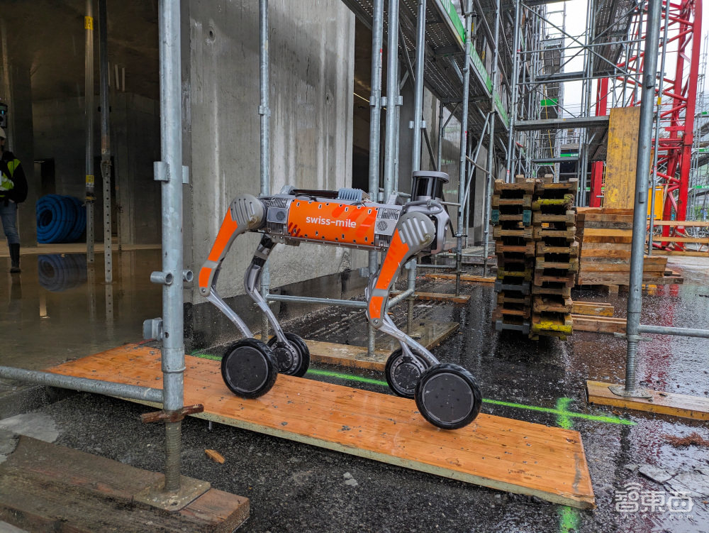 贝佐斯领投了一家AI机器狗公司,估值超1亿美元