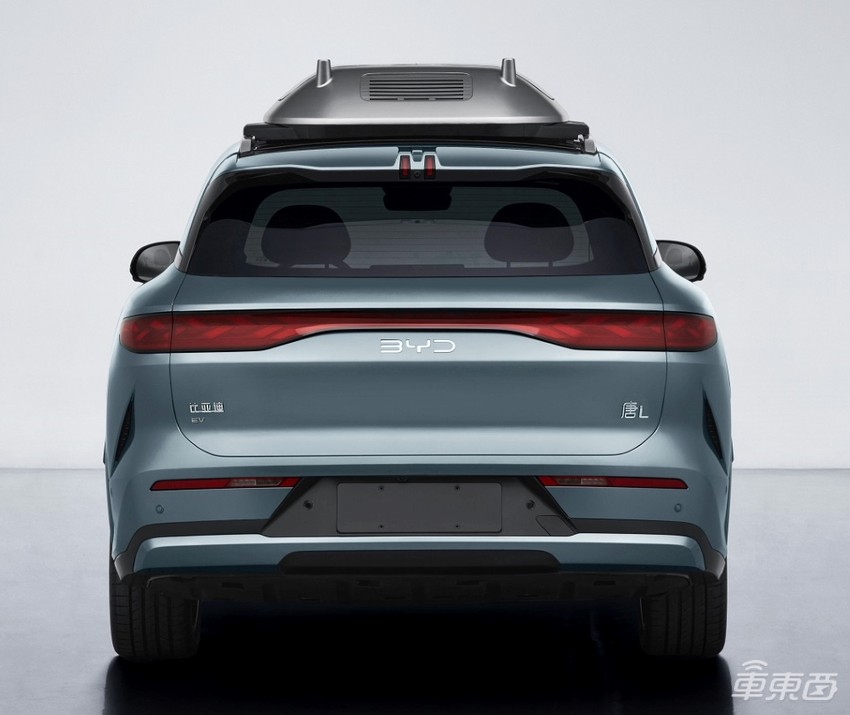 八大新车炸裂登场！问界M8、千匹马力比亚迪汉、焕新Model Y…一文看尽细节