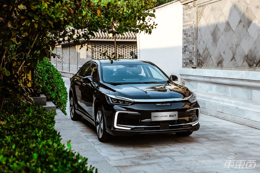 北汽BEIJING品牌升级为BEIJING汽车 新款SUV X7开启预售