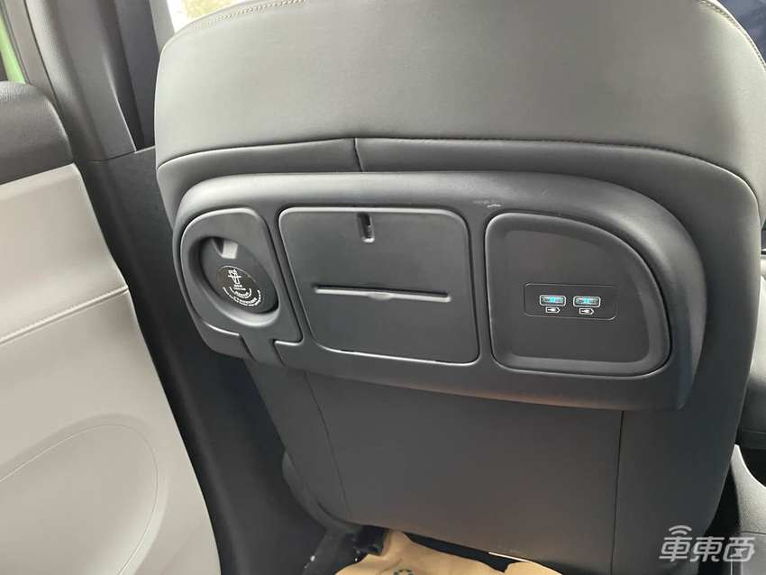 抢先体验滴滴定制网约车:后排堪比头等舱,能看电视能唱歌