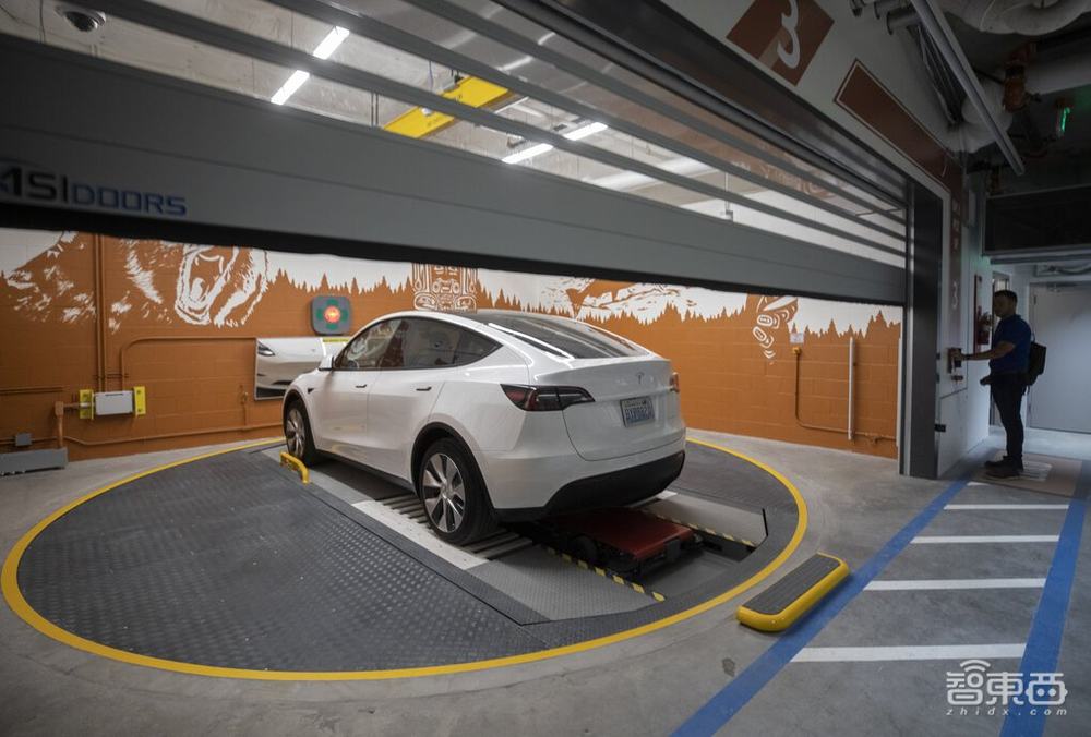 超牛机器人停车场：不用排长队找车位，费用减半车位翻倍