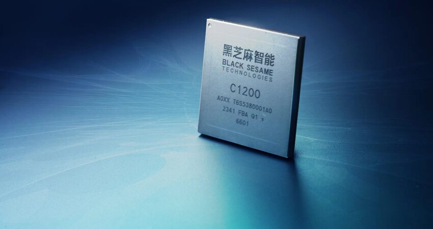 不止舱驾一体，更能一芯多用，首款跨域融合芯片方案完成功能验证