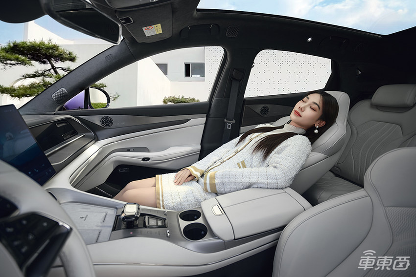 25.98万起!2025款腾势N7上市,全系标配天神之眼智驾