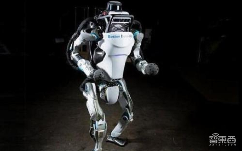 波士顿动力SpotMini量产版首秀!新皮肤、无死角摄像头,首批将造100台