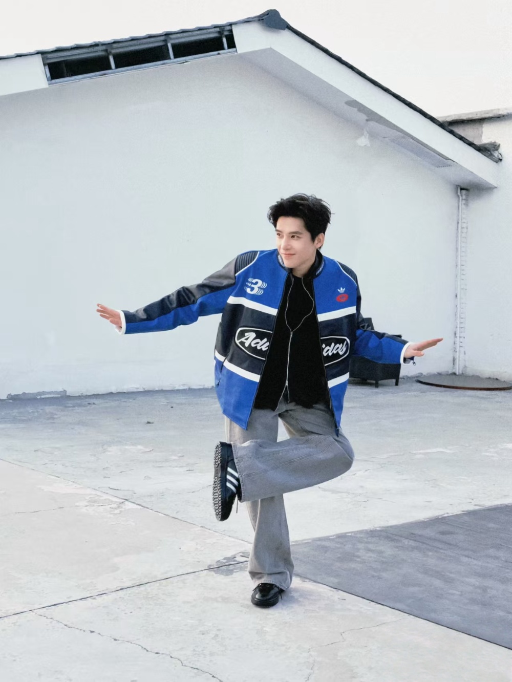 别只盯着Gemini 3！这款国产模型提前实现“随手拍解题”，速度超Gemini 2.5 Flash五倍