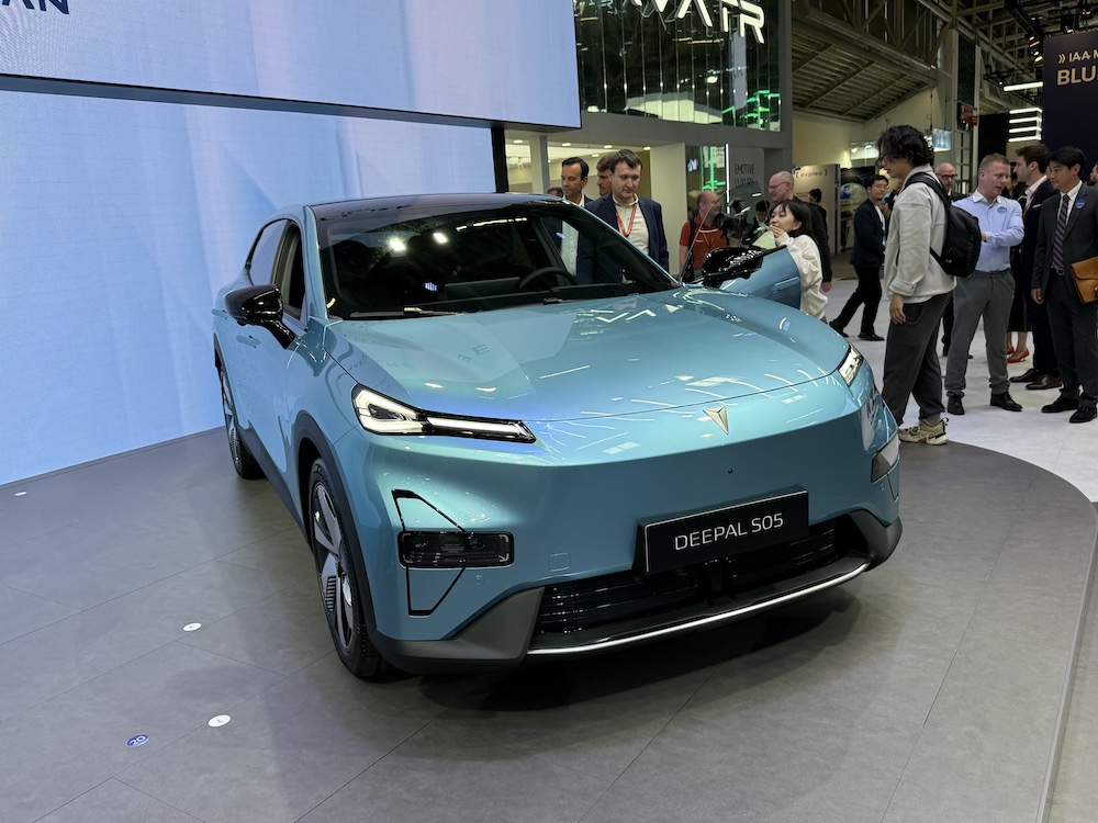 103条中国车圈好汉激战慕尼黑!暴走一天看全欧洲最大车展,BBA不服激烈反攻