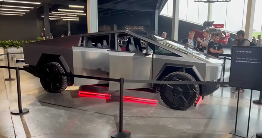 马斯克称Cybertruck产线已就绪，今夏将小批量投产