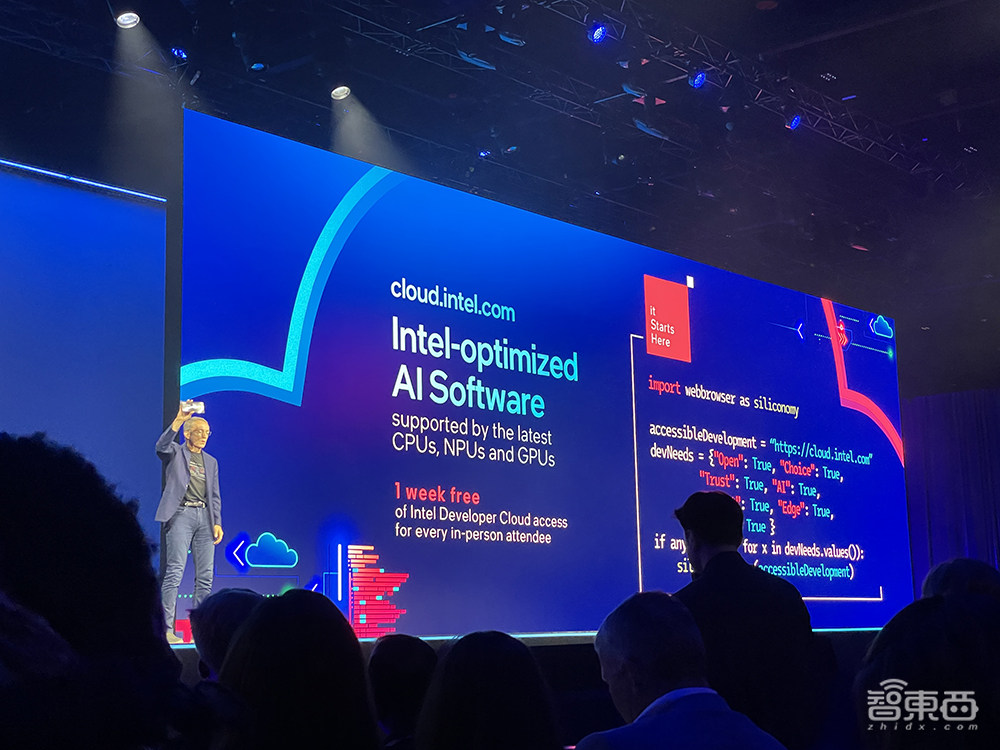 英特尔连甩AI大招!288核至强芯、3代AI芯片、PC断网跑大模型