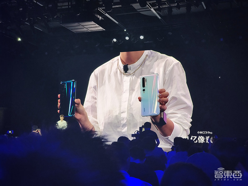 雷军现场又嗨了!小米推1亿像素五摄手机,甩出手表和量子点电视