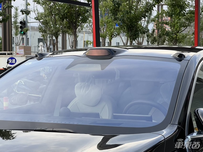 蔚来ET7激光雷达揭秘:探测距离最远250米,对人眼更友好