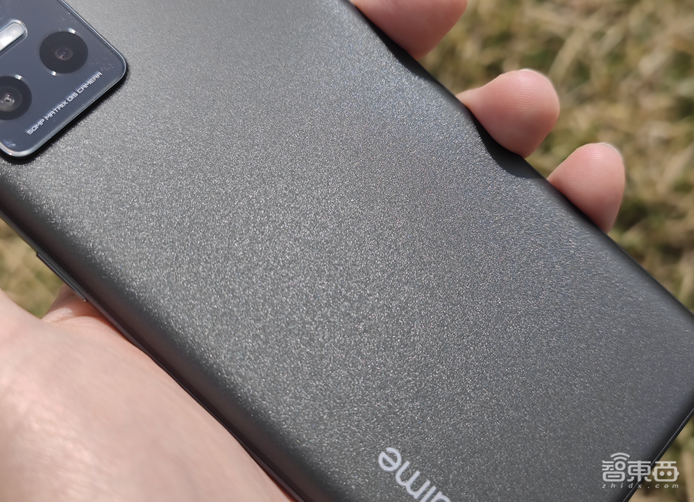 realme GT Neo3首发体验:《原神》稳定90帧!“SoC+独显”双芯发力