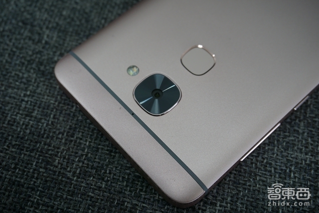 乐2发布 我们上手仔细研究了这款乐视第二代千元旗舰