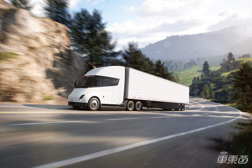 特斯拉电动卡车正式交付！拉37吨货跑800公里，百事可乐第一个提车
