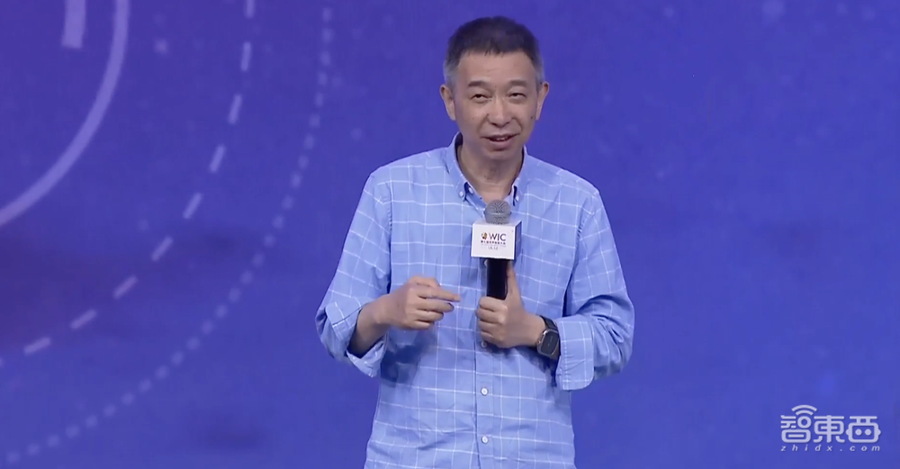 世界智能大会开幕看点:李彦宏刘庆峰周鸿祎热聊大模型,王坚回忆跟黄仁勋聊天