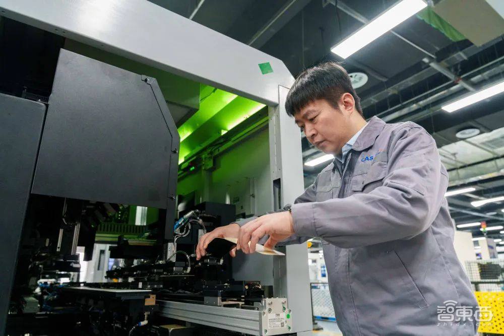 中科院教授再创业，开造人形机器人，被联想相中了