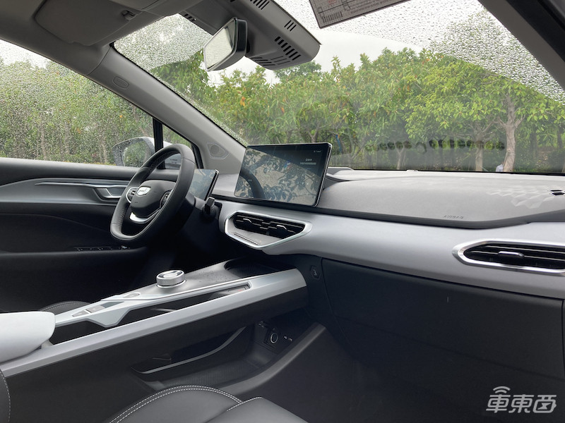 雨天试驾吉利几何C：L2级自动驾驶表现亮眼，综合续航可达440公里