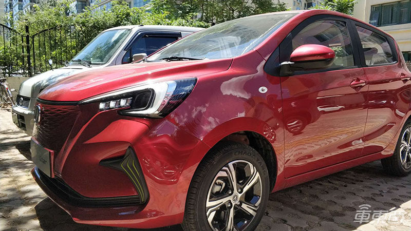 试驾长安新能源奔奔E-Star:高配仅售6.48万元 可满足市内通勤需求