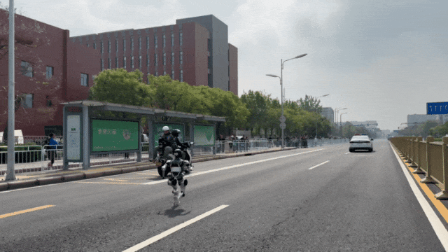 拿下2000台人形机器人订单、总合同额超1亿,松延动力创始人详解技术秘籍