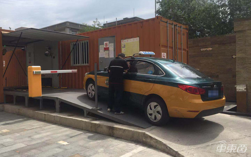 电动车3分钟回血名不虚传!北京实地探访多家换电站