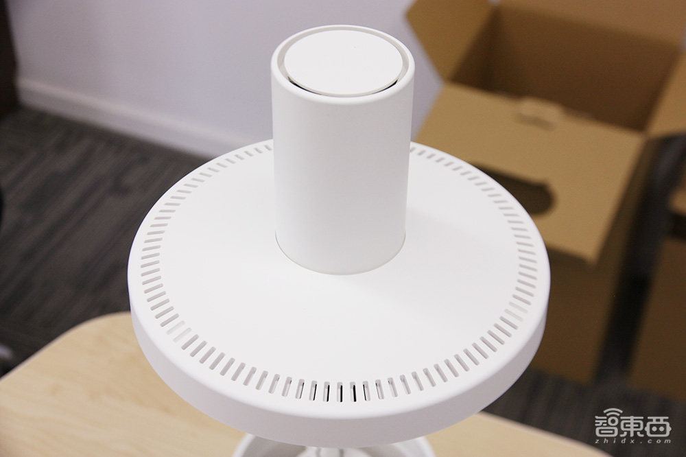 小而美+细节控，巴慕达The Light LED台灯开箱印象