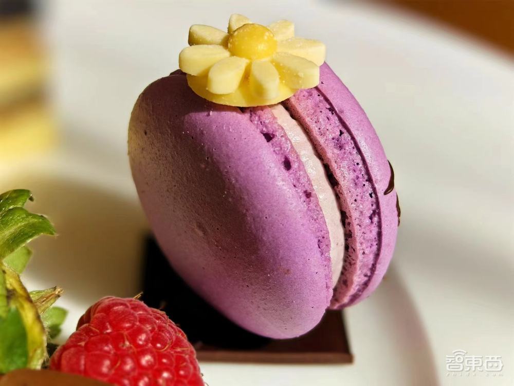 iQOO 12 Pro深度体验:PC级游戏体验成真,影像长焦出彩,AI大模型加持的小V很能干