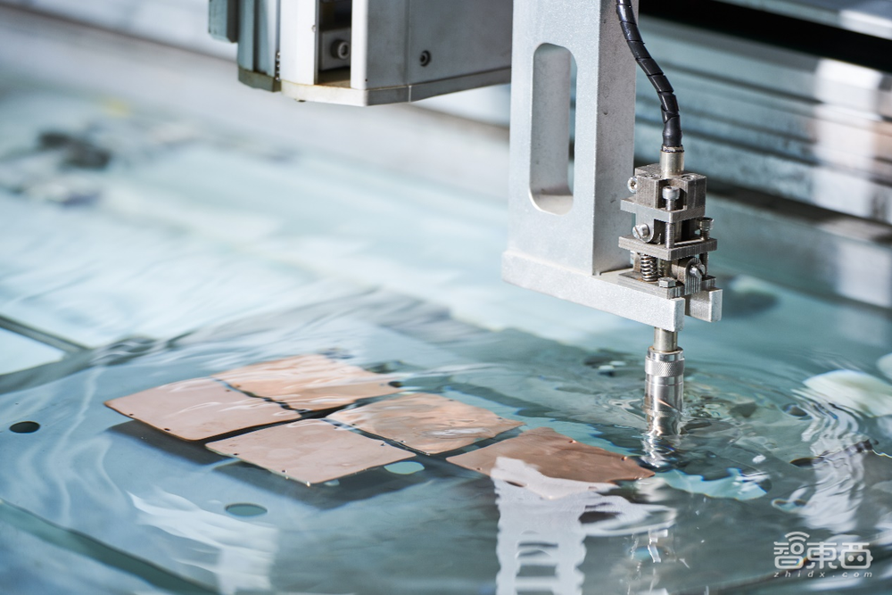 化繁为简!曙光数创推出一体化风液混冷数据中心,青岛产业创新基地启动