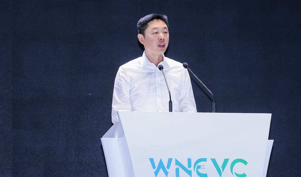 李书福继续向内动刀，把智驾交给了印奇和王军！