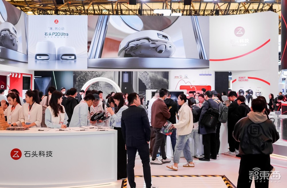 DeepSeek横扫家电圈!暴走三万步,带你看尽AWE最火AI黑科技