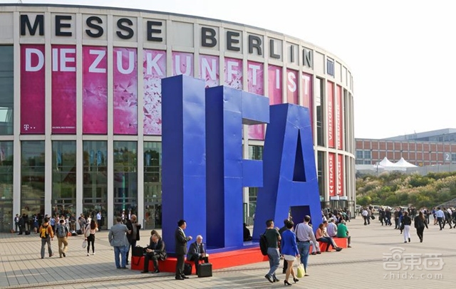 秀肌肉的不仅是解放军 还有中国人占领的IFA展