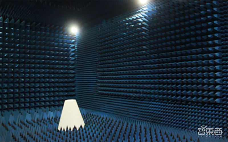 房子一样大的车如何玩辅助驾驶?这家公司用几个小盒子实现