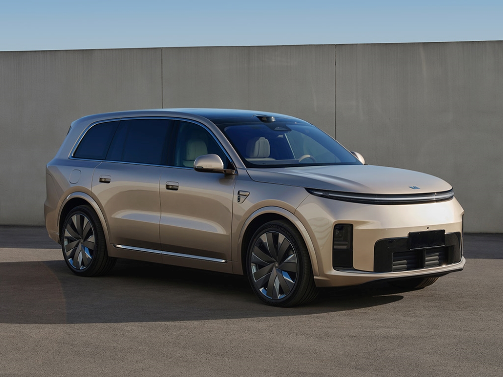 小米千匹马力新车亮相！问界M6双动力齐报，春节前最后一场工信部车展来了