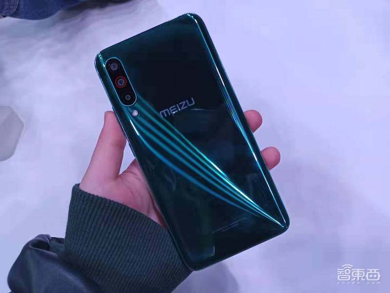 魅族年度最后一款旗舰机，大屏主打游戏体验，售价1999起