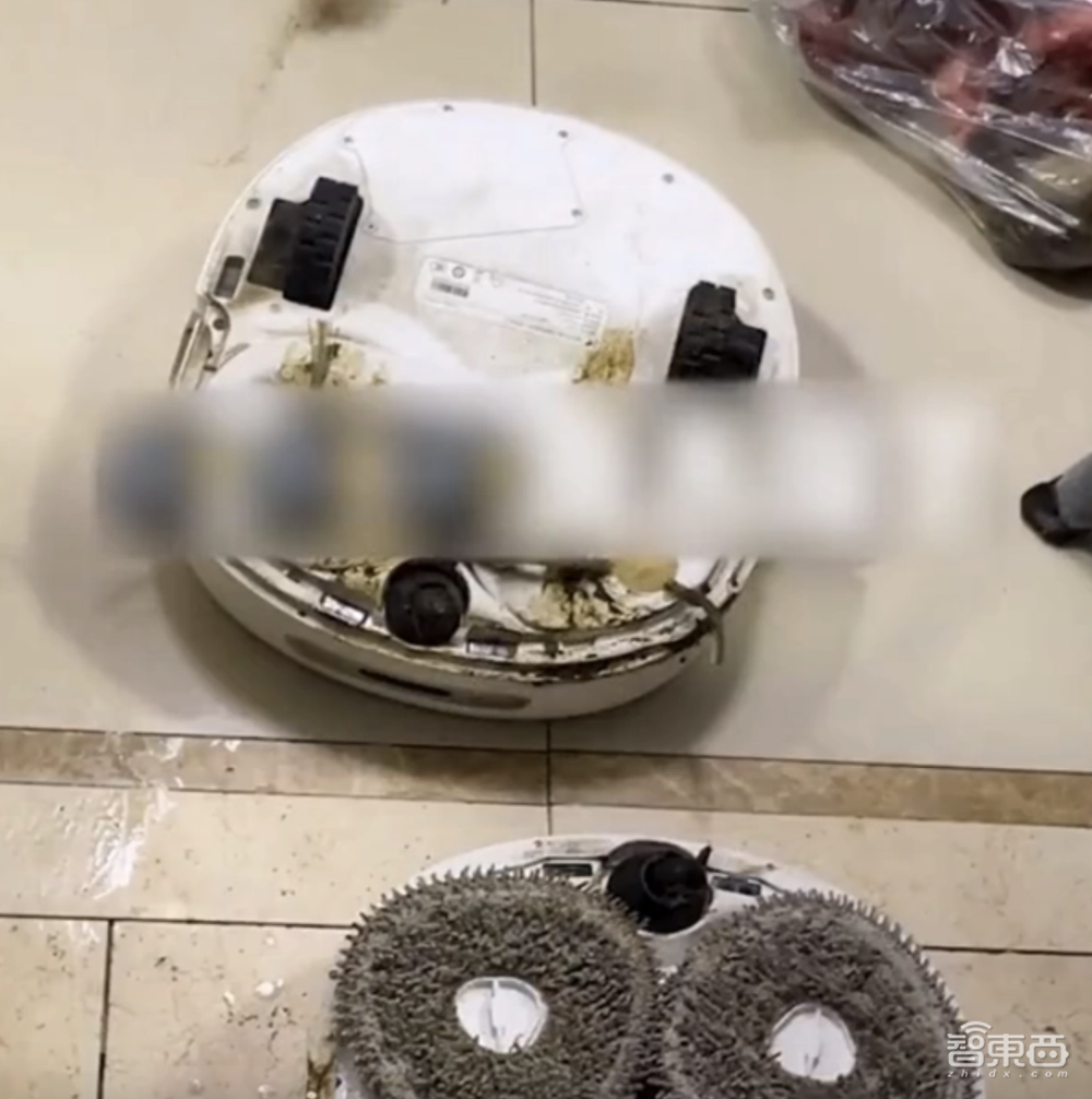 让人啼笑皆非的机器人翻车现场，揭示了多少行业真相？