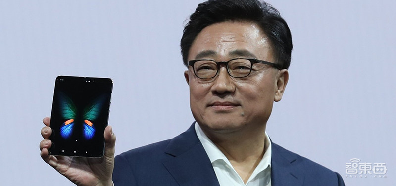 手机圈集体嗨翻又扑街，起底折叠屏量产困局的六大致命因素！