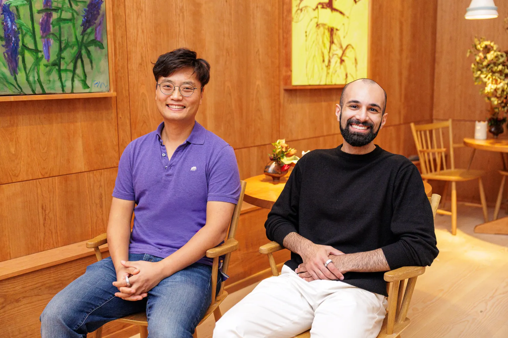 前Meta大佬推出智能戒指：内置聊天机器人，支持语音转写，不到2000元