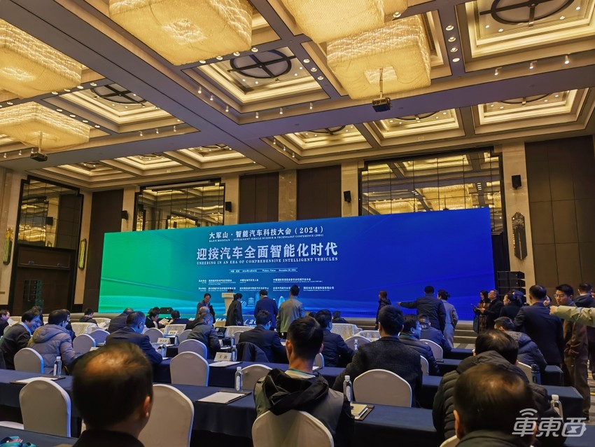 车圈大佬共话智能化竞争:从“有没有”转为“好不好”,AI将重新定义汽车