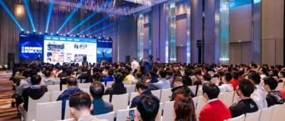 人形機(jī)器人落地干貨硬核輸出，首屆具身智能峰會(huì)，燃爆了！