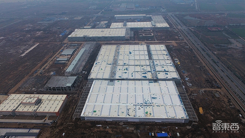 拜腾48寸大屏概念车公布量产细节！年内上市，对话总裁戴雷