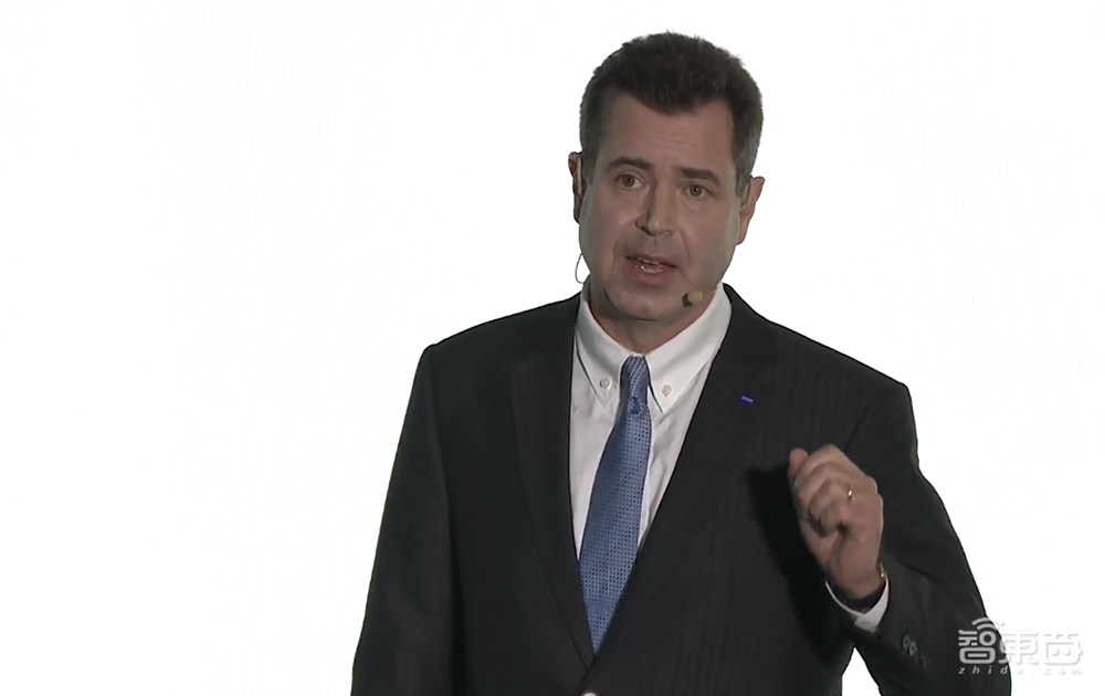 vivo牵手蔡司、华为抱紧徕卡,手机公司还将娶回哪家光学大厂?