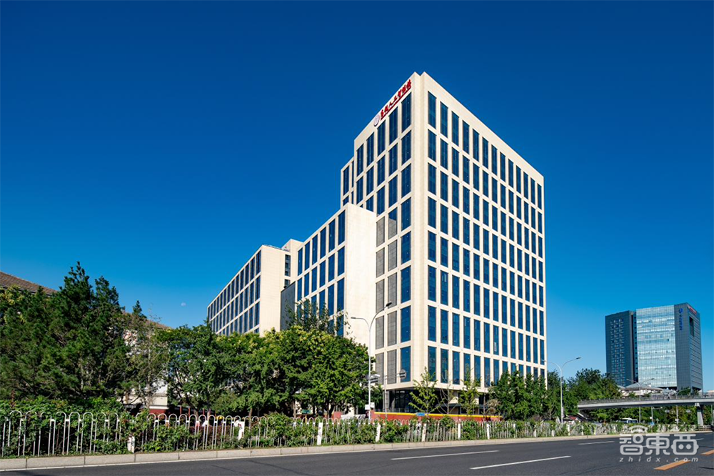 对话人大AI学院最年轻博导：用AI发现物理学规律，成果登Nature子刊