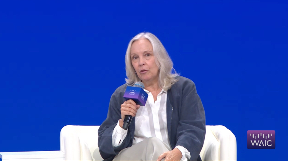 诺奖得主Hinton中国首讲，金句频出：人类或是大语言模型！一文看尽WAIC开幕式干货