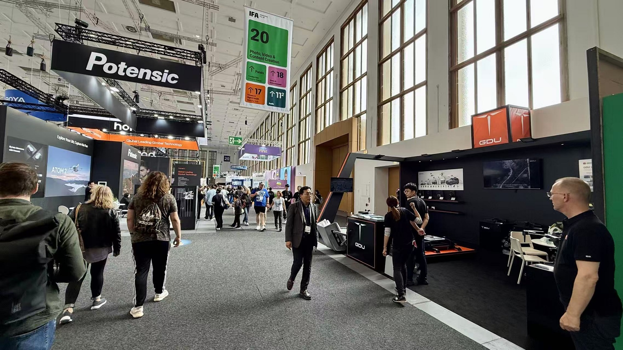 暴走IFA展會帶來八大看點(diǎn)！宇樹機(jī)器人表演秀翻老外，國產(chǎn)AI眼鏡攻陷歐洲，“電動老頭樂”也來了