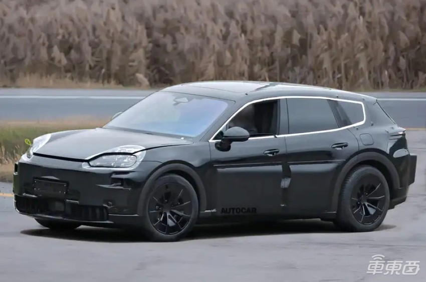 保时捷全新纯电SUV谍照曝光！或将接任卡宴成旗舰SUV