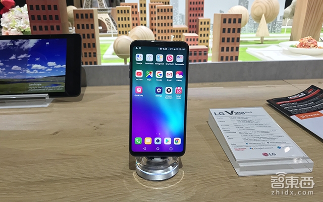 MWC现场深度:手机电脑通通被AI,5G真来了!