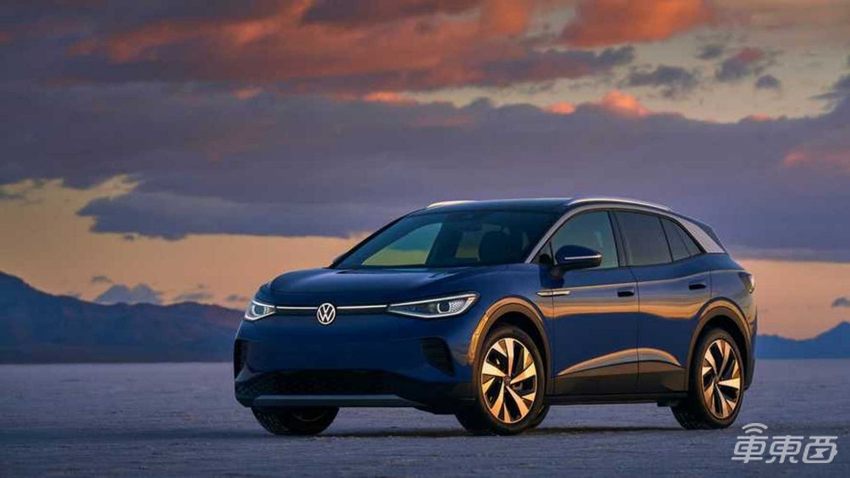 尴尬！大众汽车董事长股东大会被扔蛋糕，遭灵魂三问