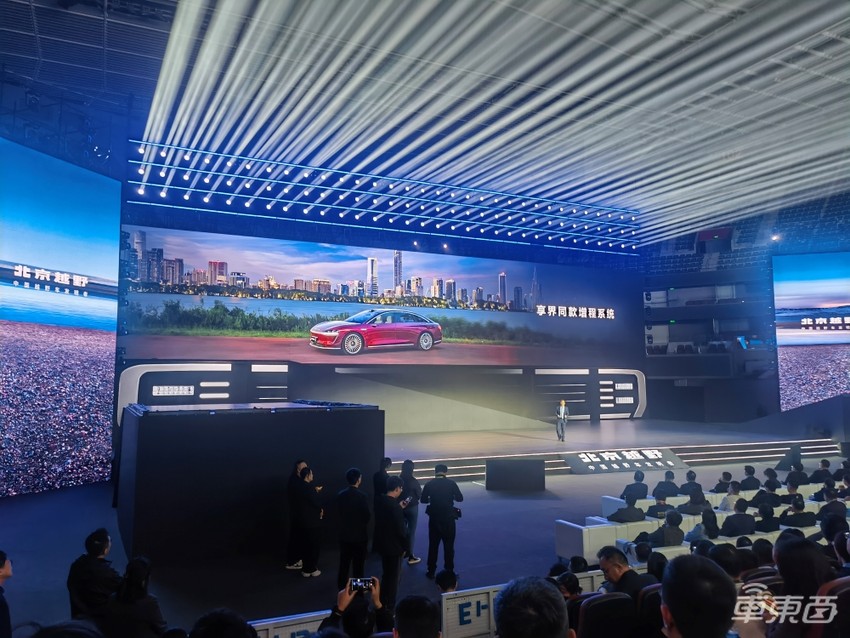 北京越野BJ40增程17.98万开卖！搭载享界同款增程系统，最远能跑1200公里