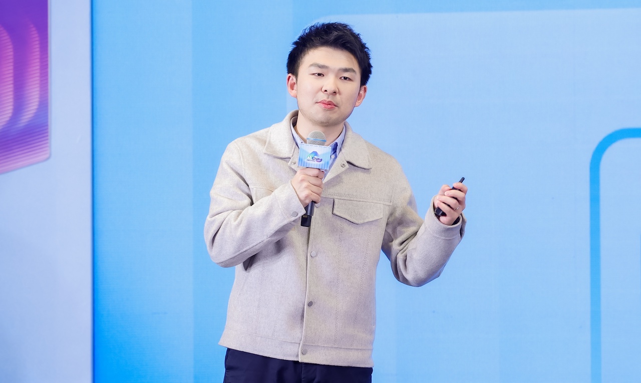 除了搞无人驾驶，AI还能让车跑得更远了？