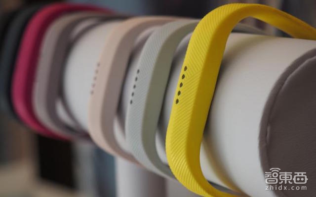 智东西晚报:穿戴巨头Fitbit全球裁员6% VR第一案Oculus败诉赔5亿美元