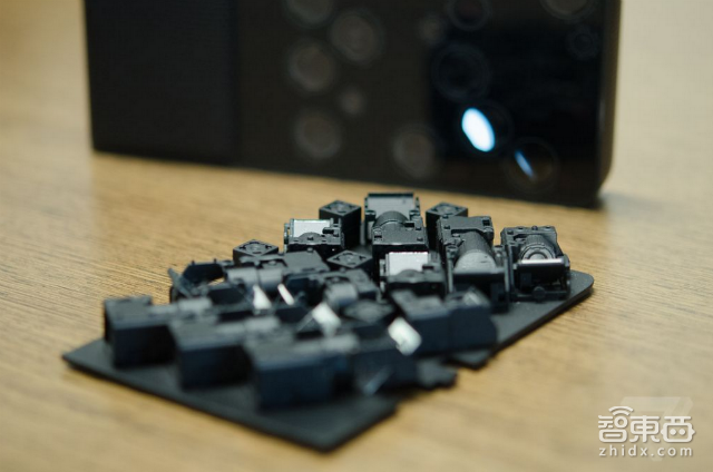 带16组光学镜头的逆天卡片相机!单反可以扔掉了