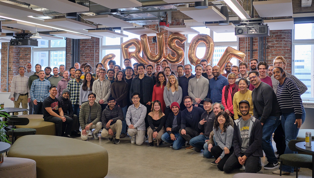 起底AI算力新黑马:手握45万块GPU,年营收将超70亿,独家承包“星际之门”